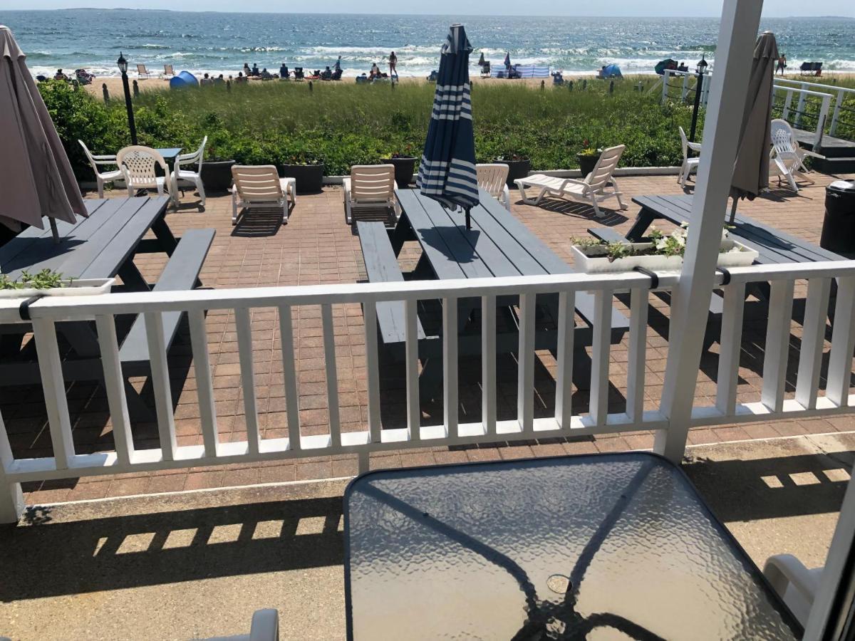 Sandpiper Beachfront Motel